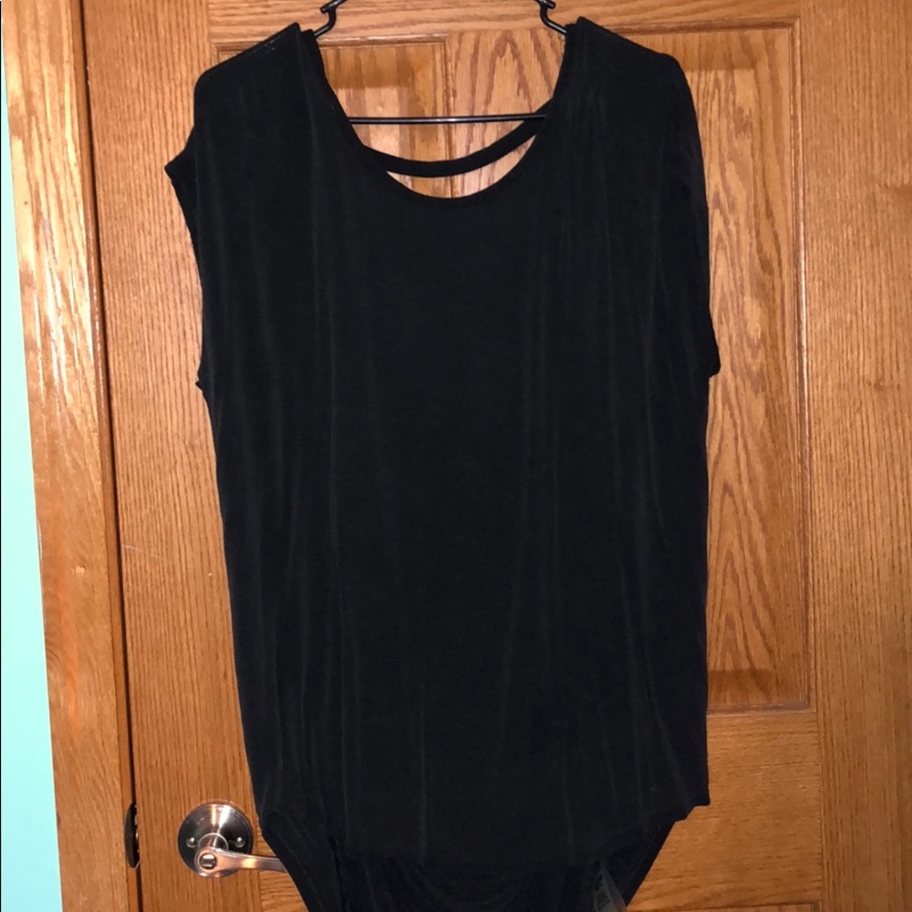 Women’s top NWOT